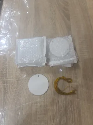 Colgantes Cerámica Redondos con Hilo Dorado