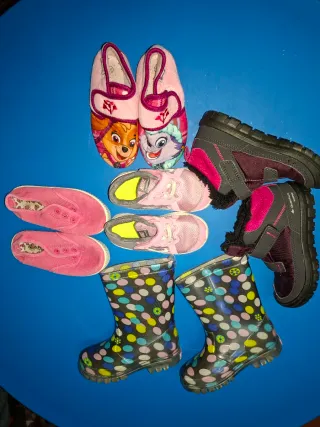 Lote Zapatillas y Zapatos Talla 25 Niña