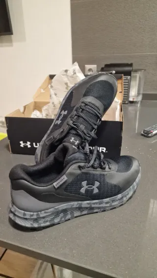 Zapatillas trail Under Armour Talla 43