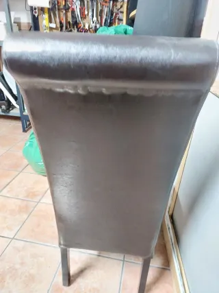 Silla de oficina color marrón