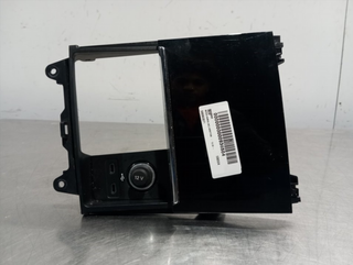 CENICERO SKODA KAROQ (NU) DTR 566863071