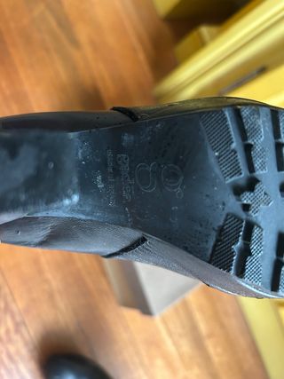 Botines negros de piel