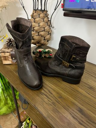 Stivaletti in pelle marrone