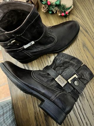 Stivaletti in pelle marrone