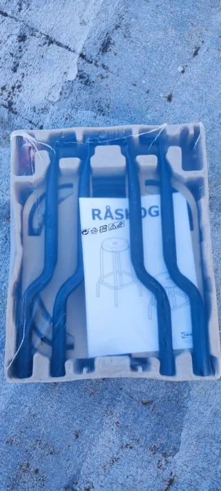 Taburete metálico Ikea Raskog