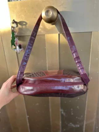 Borsa vintage effetto coccodrillo bordeaux