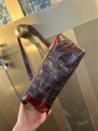 Borsa vintage effetto coccodrillo bordeaux