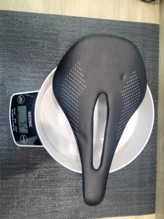 Sillín de bicicleta negro