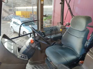 Tractor New Holland con pala Tenias B4