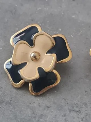 Pendientes Vintage Flor Retro Dorados y Negros