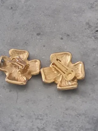 Pendientes Vintage Flor Retro Dorados y Negros