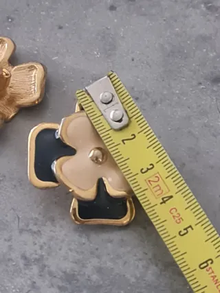 Pendientes Vintage Flor Retro Dorados y Negros