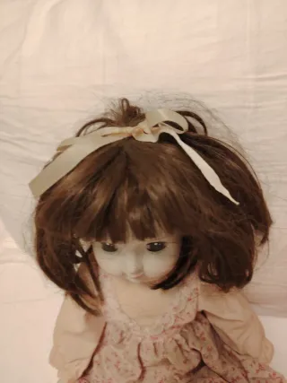 Bambole in porcellana con corpo in stoffa vintage