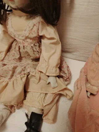 Bambole in porcellana con corpo in stoffa vintage