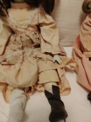 Bambole in porcellana con corpo in stoffa vintage