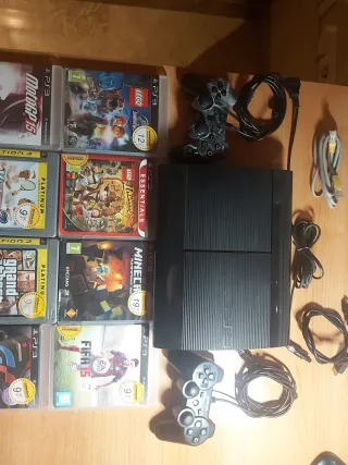 PlayStation 3 con 2 controller e 8 giochi