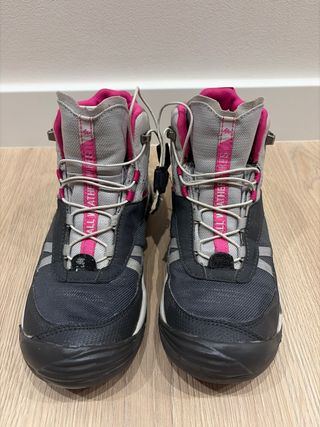 Botas de montaña niña talla 36
