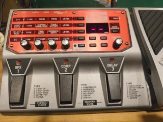 Boss ME-20B Multi-Efectos Bajo Pedalera