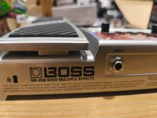 Boss ME-20B Multi-Efectos Bajo Pedalera
