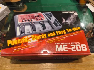 Boss ME-20B Multi-Efectos Bajo Pedalera