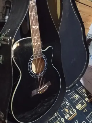 Guitarra Electroacústica Negra