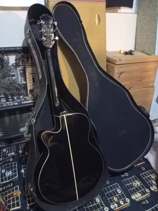 Guitarra Electroacústica Negra