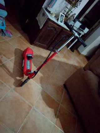 Patinete eléctrico infantil rojo