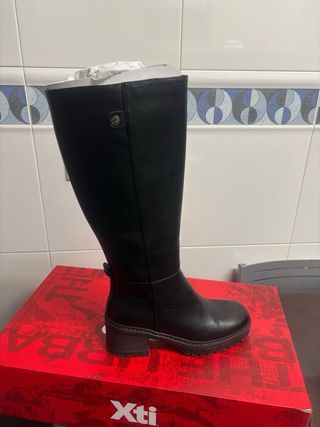 Botas XTI Talla 38 Negras