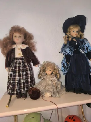 Muñeca de Porcelana Vintage Azul