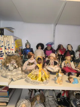 Muñeca de Porcelana Vintage Azul