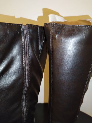 Stivali alti piatti marroni