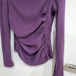 2 Blusas Talla M (Marrón y Morado)