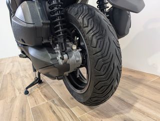 YAMAHA XMAX 300 TECH MAX 2025