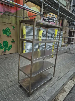 Estantería metálica de 4 niveles