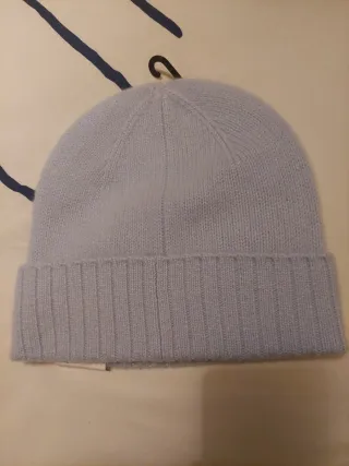Gorro Uniqlo 100% Cachemira azul clarp