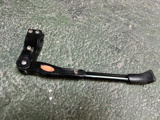 Pata de bicicleta negra