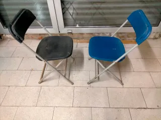 10 Sillas de Plastico y Metal