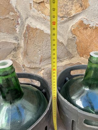 2 Garrafas de cristal con protección