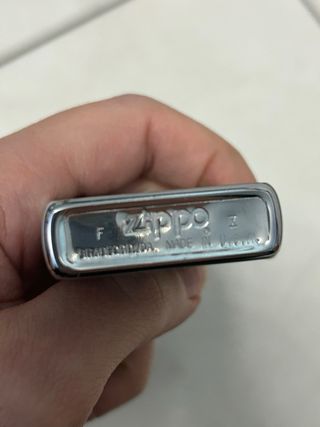 Accendino Zippo con disegno stelle