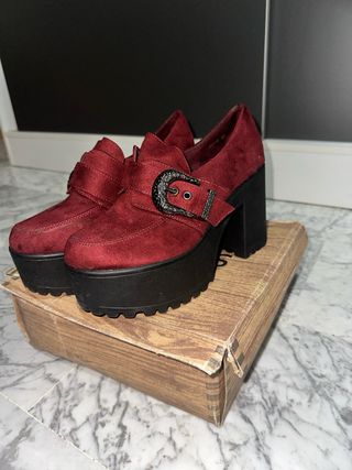 Zapatos de tacón dorados y plateados T36