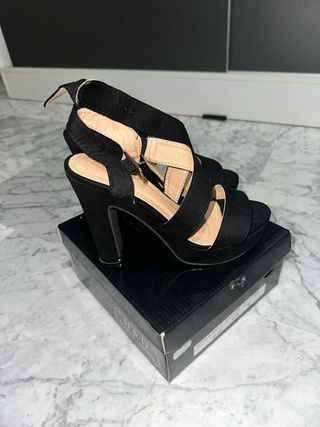 Zapatos de tacón dorados y plateados T36