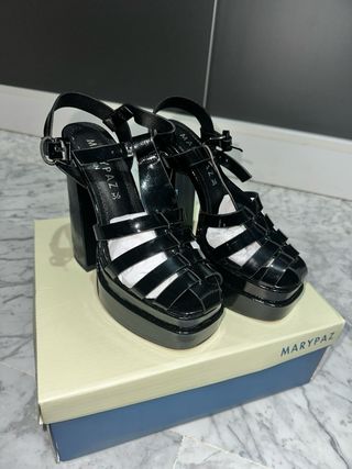 Zapatos de tacón dorados y plateados T36