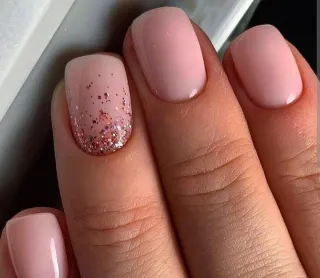 MANICURA Y PEDICURA  A DOMICILIO