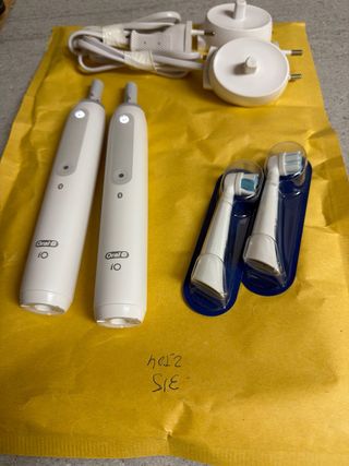 2 Cepillos Oral-B iO4