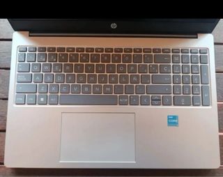 Computer portatile HP Intel i3-Octa Core da 512 GB NVMe