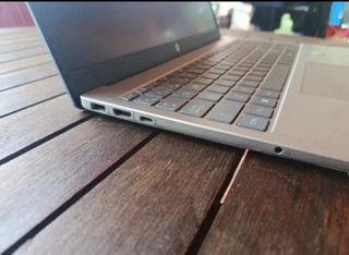 Computer portatile HP Intel i3-Octa Core da 512 GB NVMe