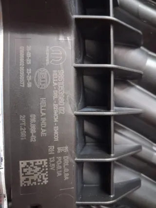 Faro LED luce Diurna Peugeot 208 Destro