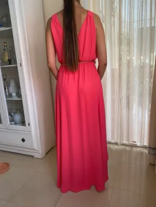 Vestido rosa largo asimétrico