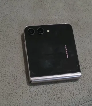 Samsung Galaxy Z Flip 5 Scatola Nera