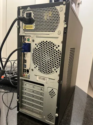 ORDENADOR COMPLETO + MONITOR + TECLADO Y RATÓN